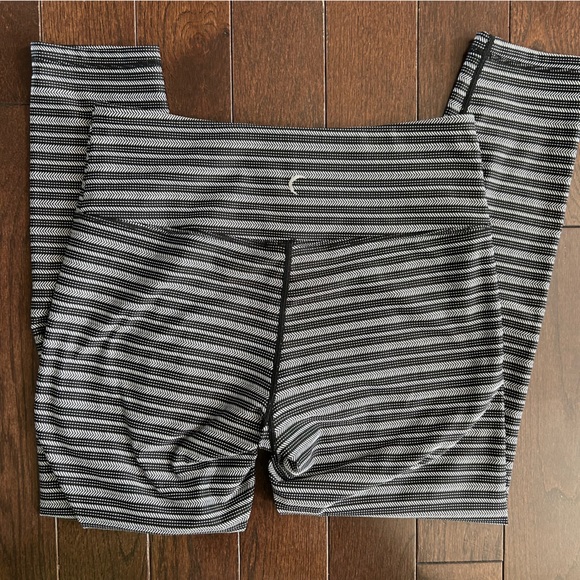 Zyia Leggings - Picture 4 of 4